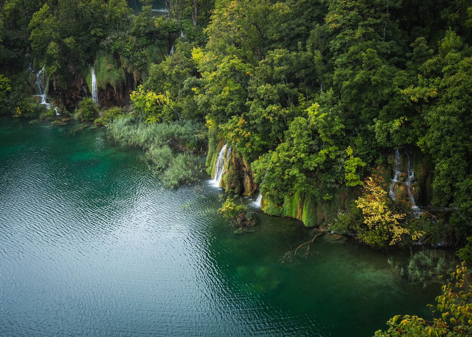 Park Narodowy Jezior Plitwickich, kaskady i turkusowa woda
