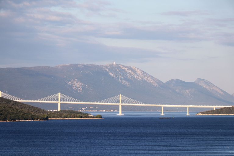 Most Pelješki widziany od strony Neum
